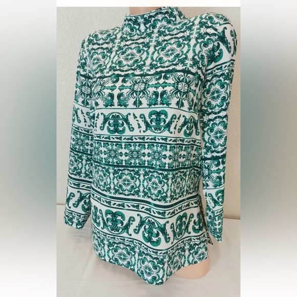 NWOT Geometric design green & white abstract tunic by H&M. Mandarin collar L/S. - Picture 4 of 11